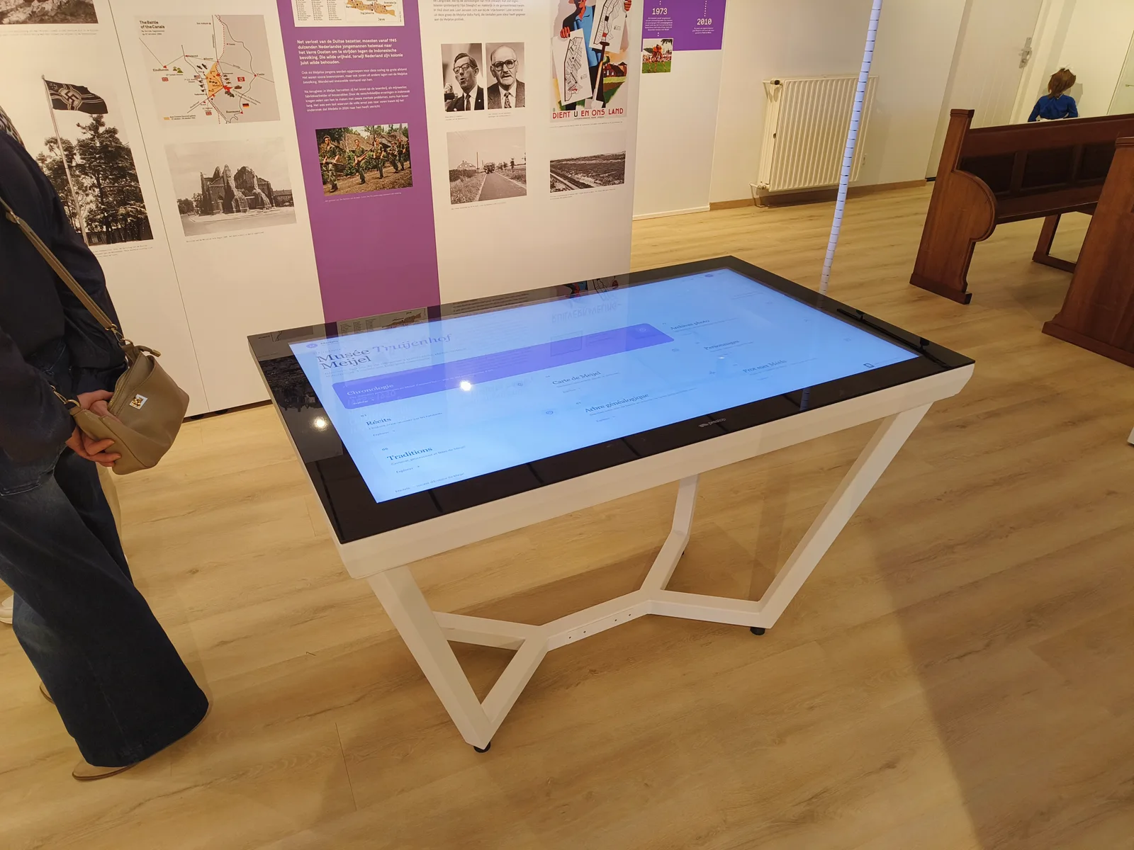 A custom-built Medelotapps touch table running at Museum Medelo in Meijel
