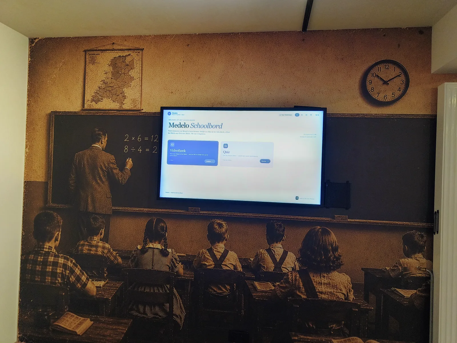 The Medelo Schoolbord screen running at Museum Medelo